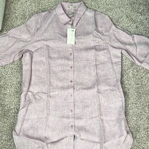 Chico’s no iron linen shirttail Hi-low tunic, in color violet ice (light purple)